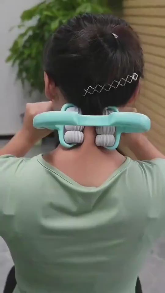 Mujeres usando el Masajeador Ergonomico 360 para cuello 